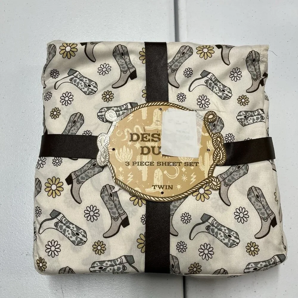 Dessert Dust Twin Sheet Gray All Over‎ Cowboy Boot Floral Print Western Cowgirl